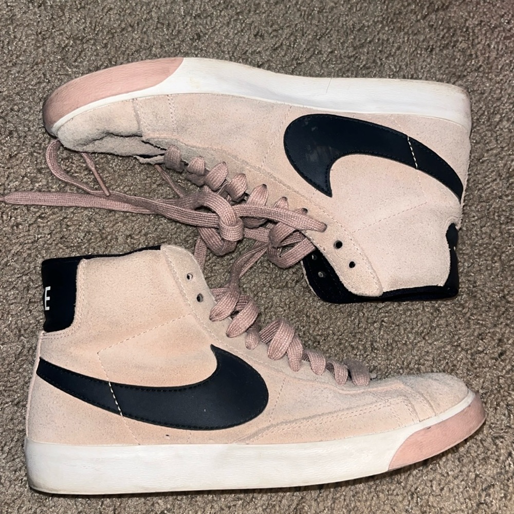 Pink/beige Nike suede trail blazer mid shoes